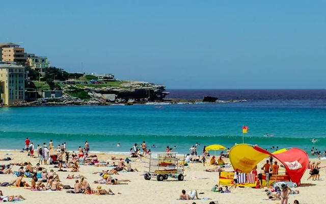 Bãi biển Bondi - thiên đường du lịch biển hấp dẫn tại Sydney, Úc