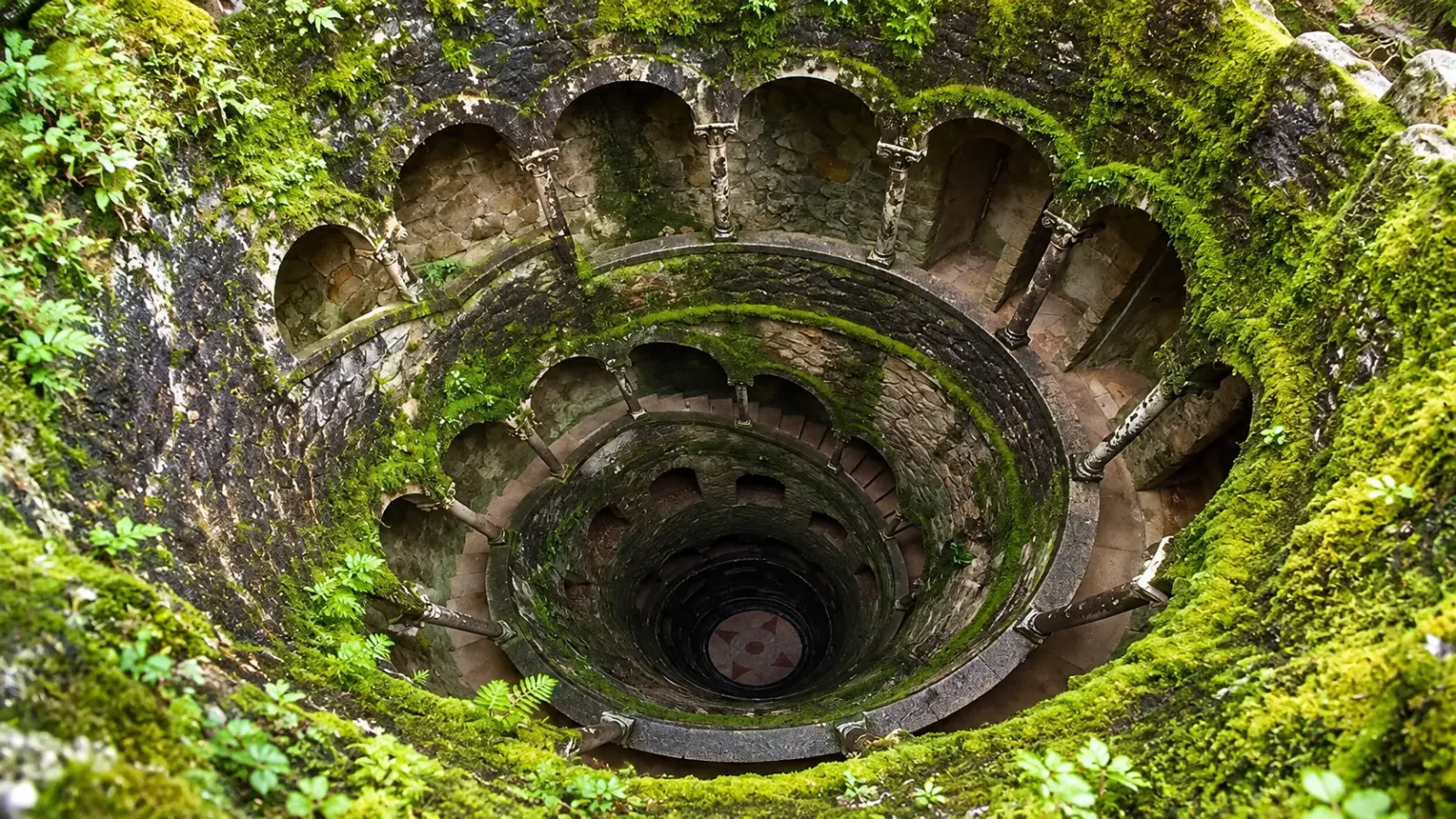 Giếng Khai Tâm tại Quinta da Regaleira ở Sintra