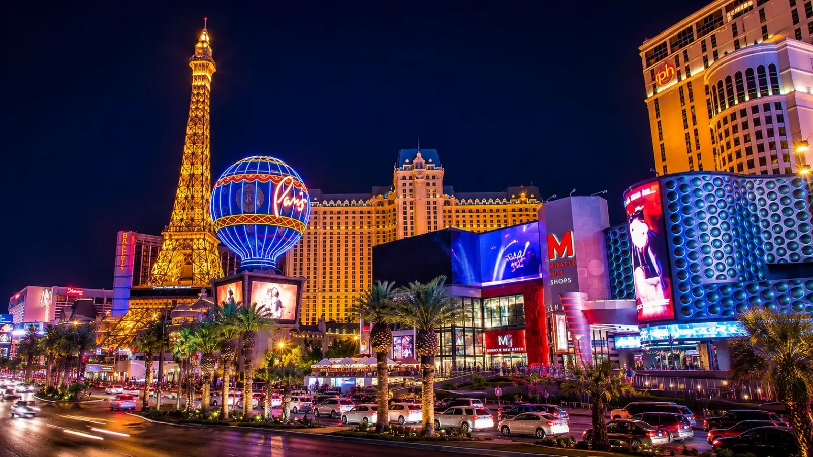 Las Vegas về đêm trong tour du lịch Bờ Tây Hoa Kỳ
