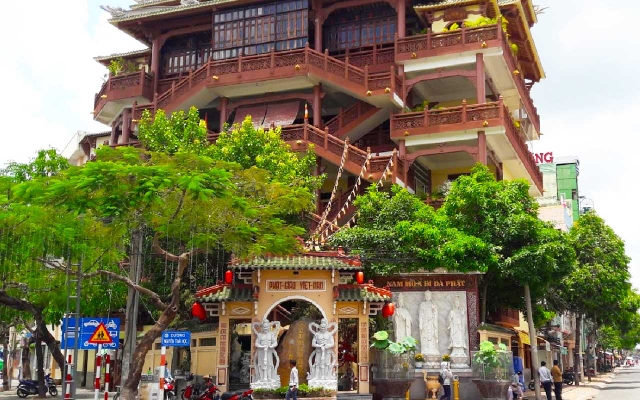 Chiêm bái chùa Phật Học Cần Thơ – điểm du lịch tâm linh nổi tiếng Tây Đô