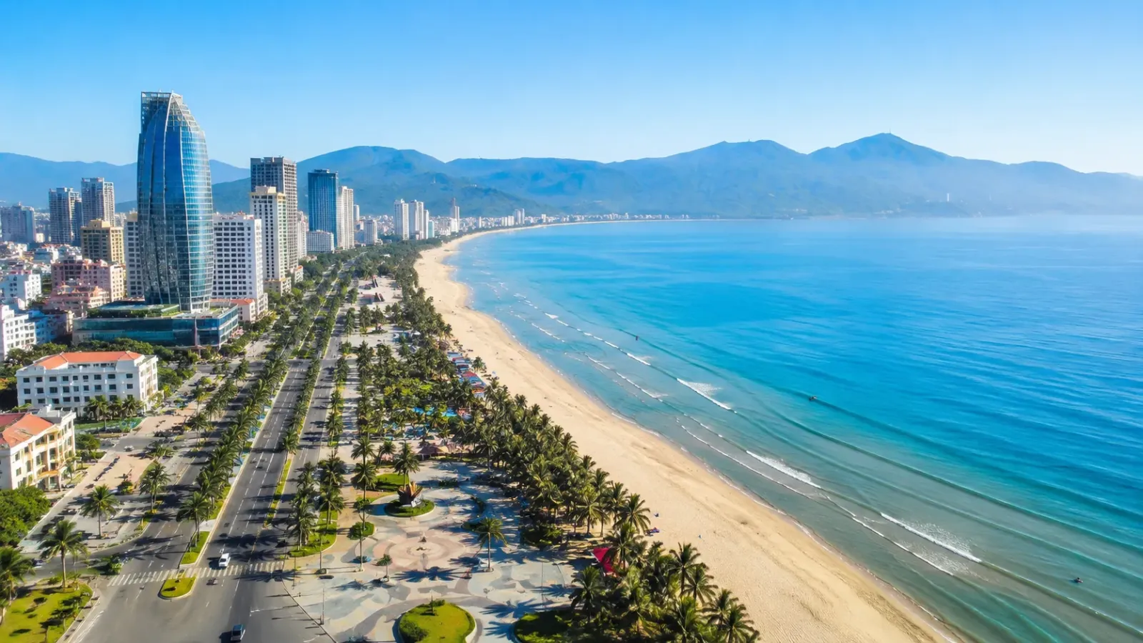 Bãi biển Mỹ Khê và không gian đô thị ven biển