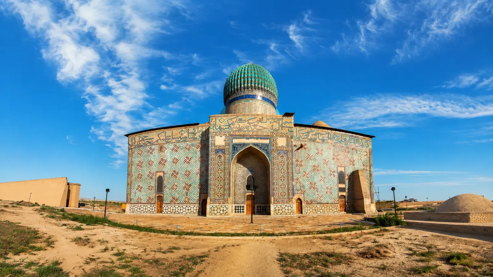 Lăng mộ Khoja Ahmed Yasawi được UNESCO ghi danh Di sản Thế giới năm 2003