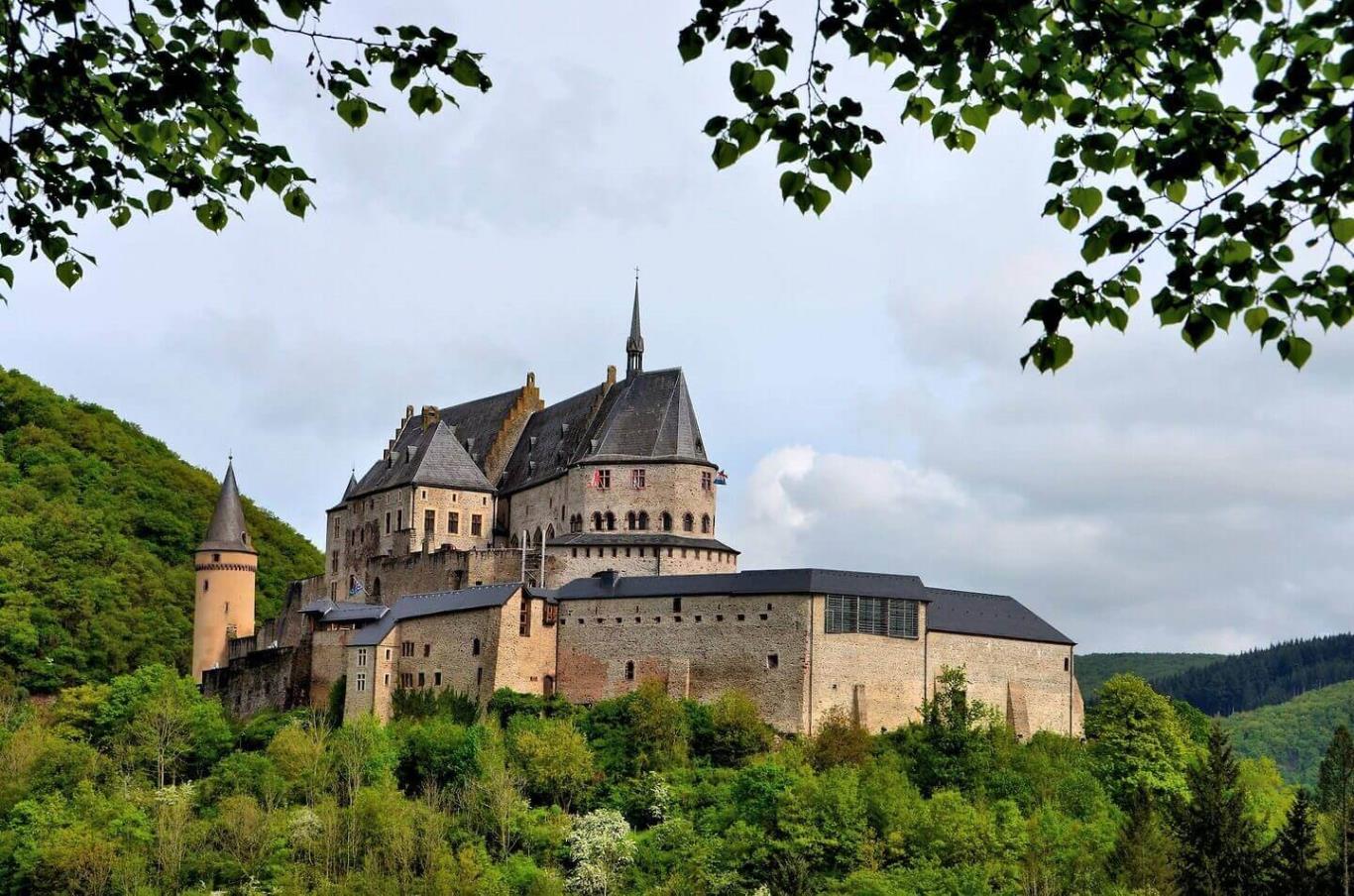 Du lịch Luxemburg​​​​​​​ - Lâu đài Viaden