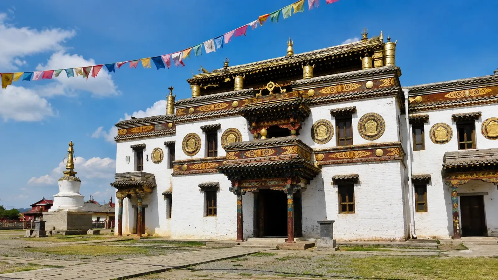Tu viện Erdene Zuu cad cảnh quan Kharkhorin trong thung lũng Orkhon Mông Cổ
