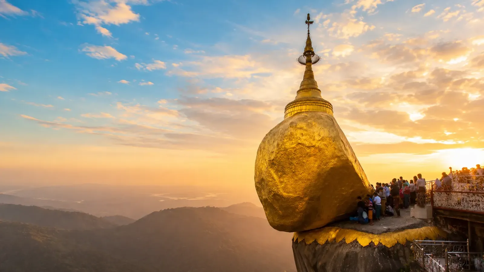 Golden Rock Chùa Hòn Đá Vàng Kyaikhtiyo Myanmar