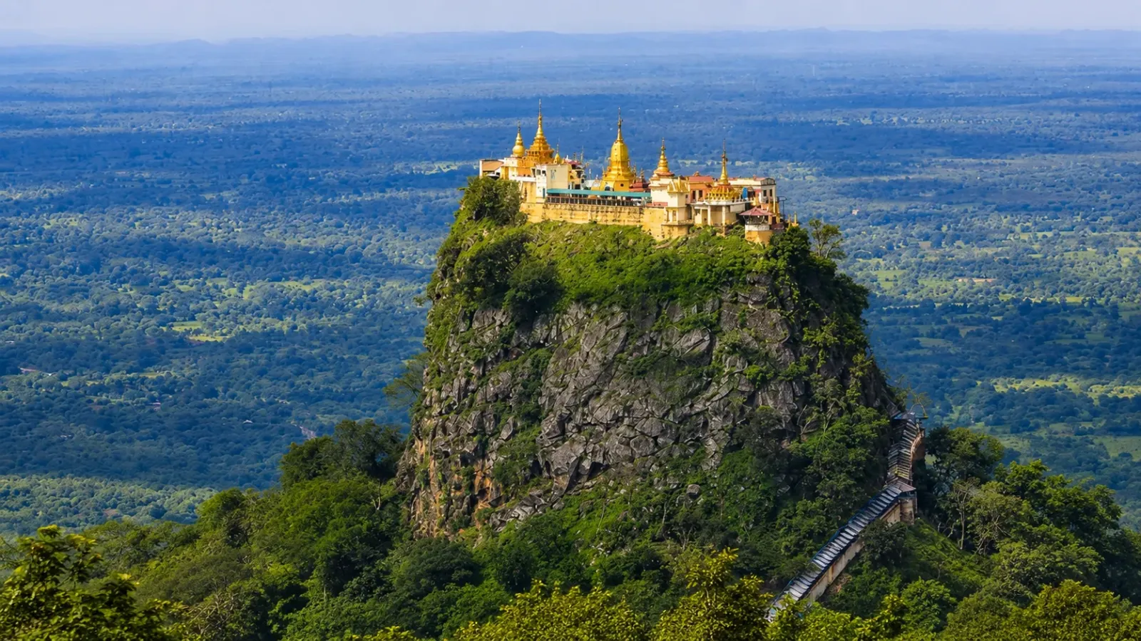 Taung Kalat gần khu vực núi Popa Myanmar