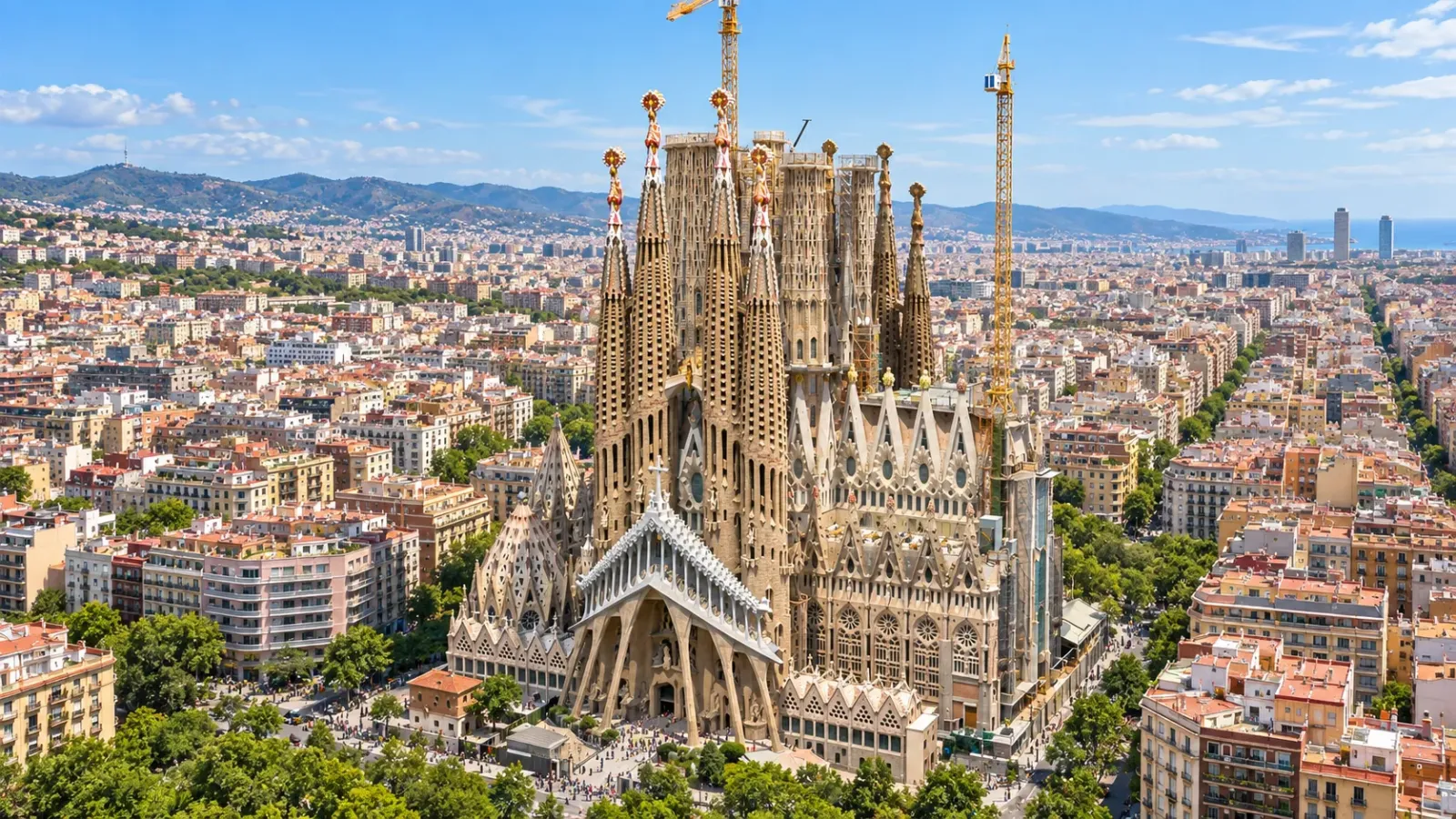 Nhà thờ Sagrada Familia tại thành phố Barcelona, Tây Ban Nha