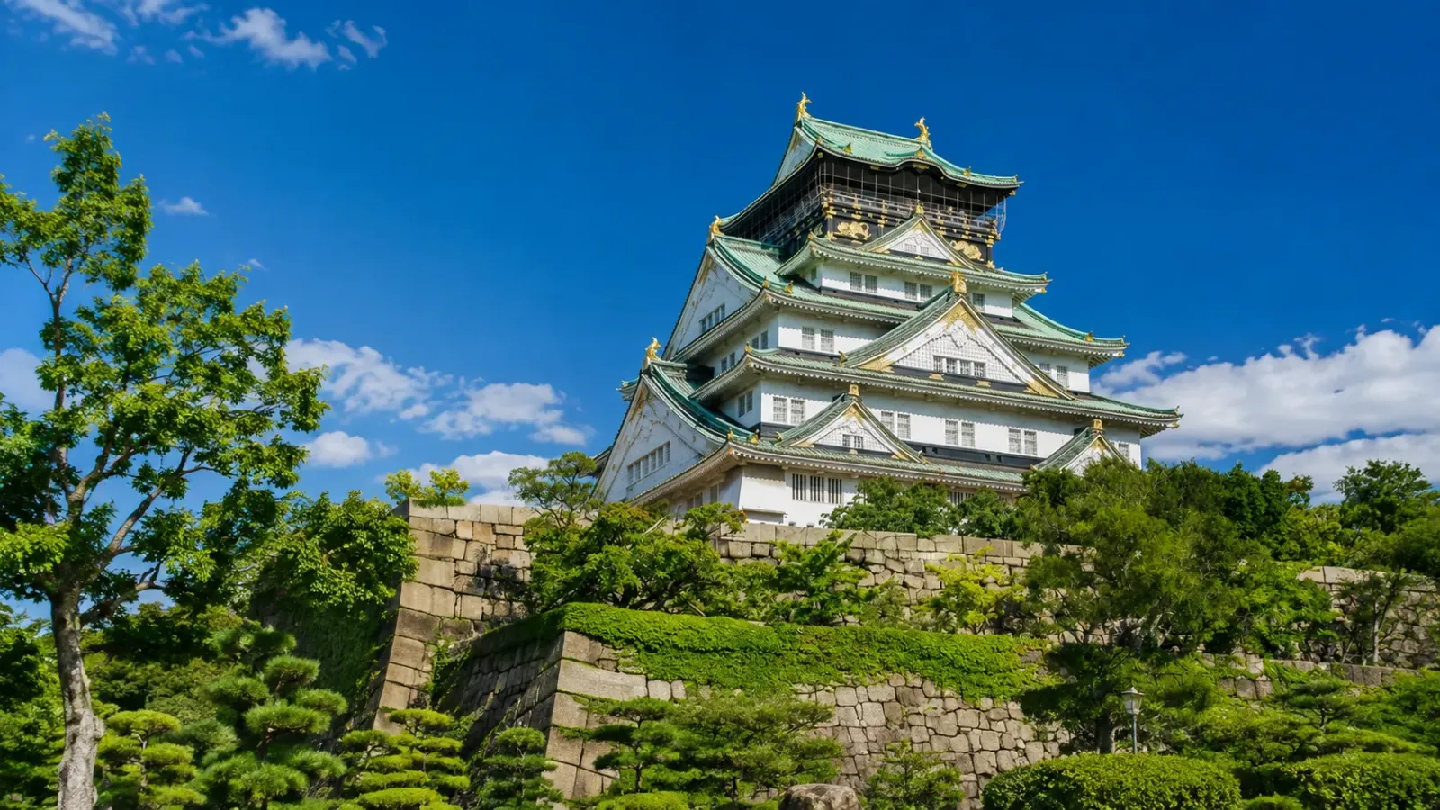 Osaka Castle điểm tham quan nổi tiếng tại Osaka, Nhật Bản