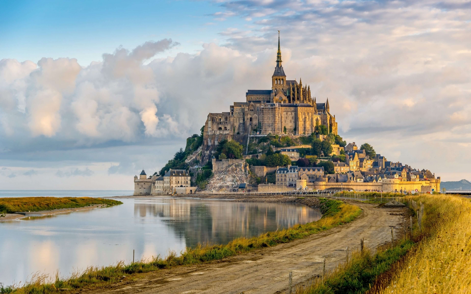 Hòn đảo nhỏ nhất nước Pháp Mont Saint-Michel