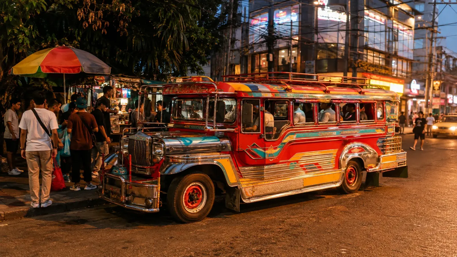 Xe Jeepney nhiều màu sắc trên đường phố Philippines
