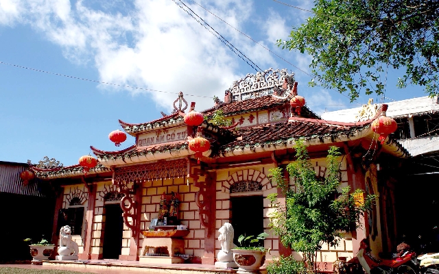 Du lịch Cà Mau – vãn cảnh tại di tích chùa Quan Âm Cổ Tự nổi tiếng