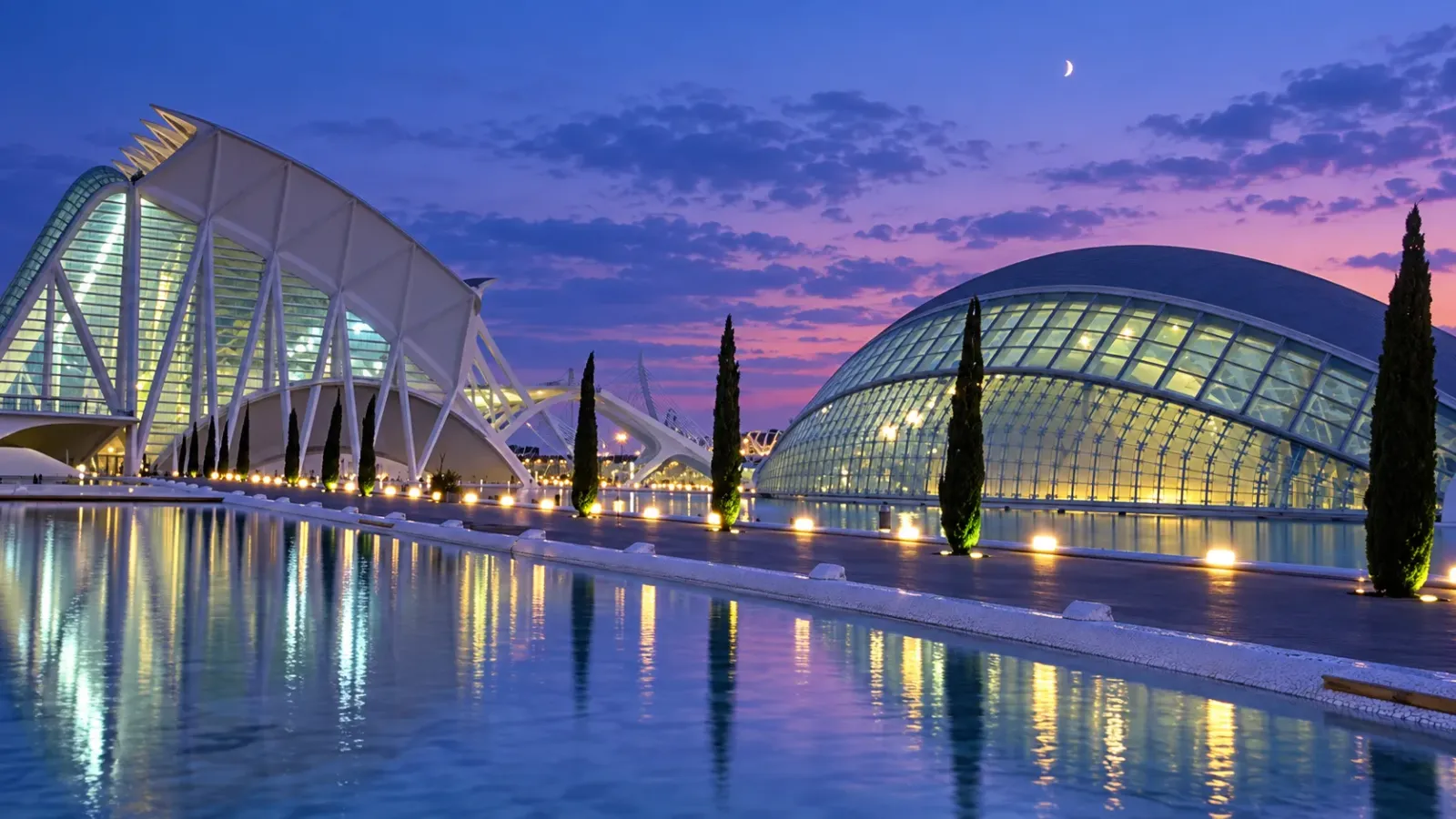 Khu City of Arts and Sciences với kiến trúc hiện đại tại Valencia
