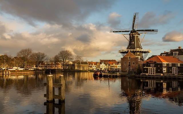 Trọn bộ kinh nghiệm khám phá thành phố Haarlem khi du lịch Hà Lan