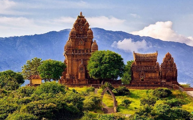 Tháp Po Klong Garai - địa điểm du lịch tâm linh của nền văn hóa Chăm Pa