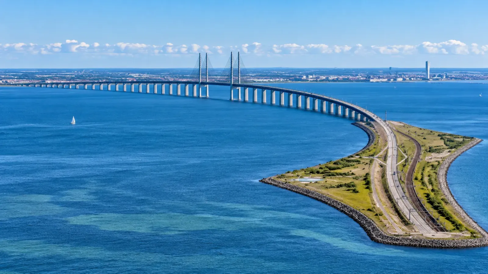 Cầu Oresund kết nối khu vực Malmo Thụy Điển với Đan Mạch