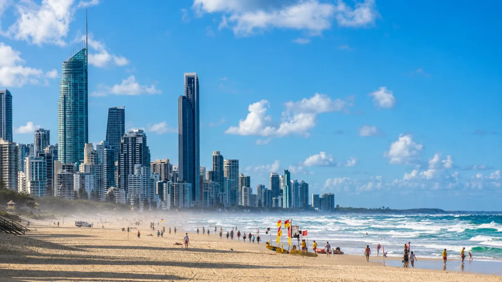 Bãi biển và khu đô thị ven biển Gold Coast bang Queensland Úc