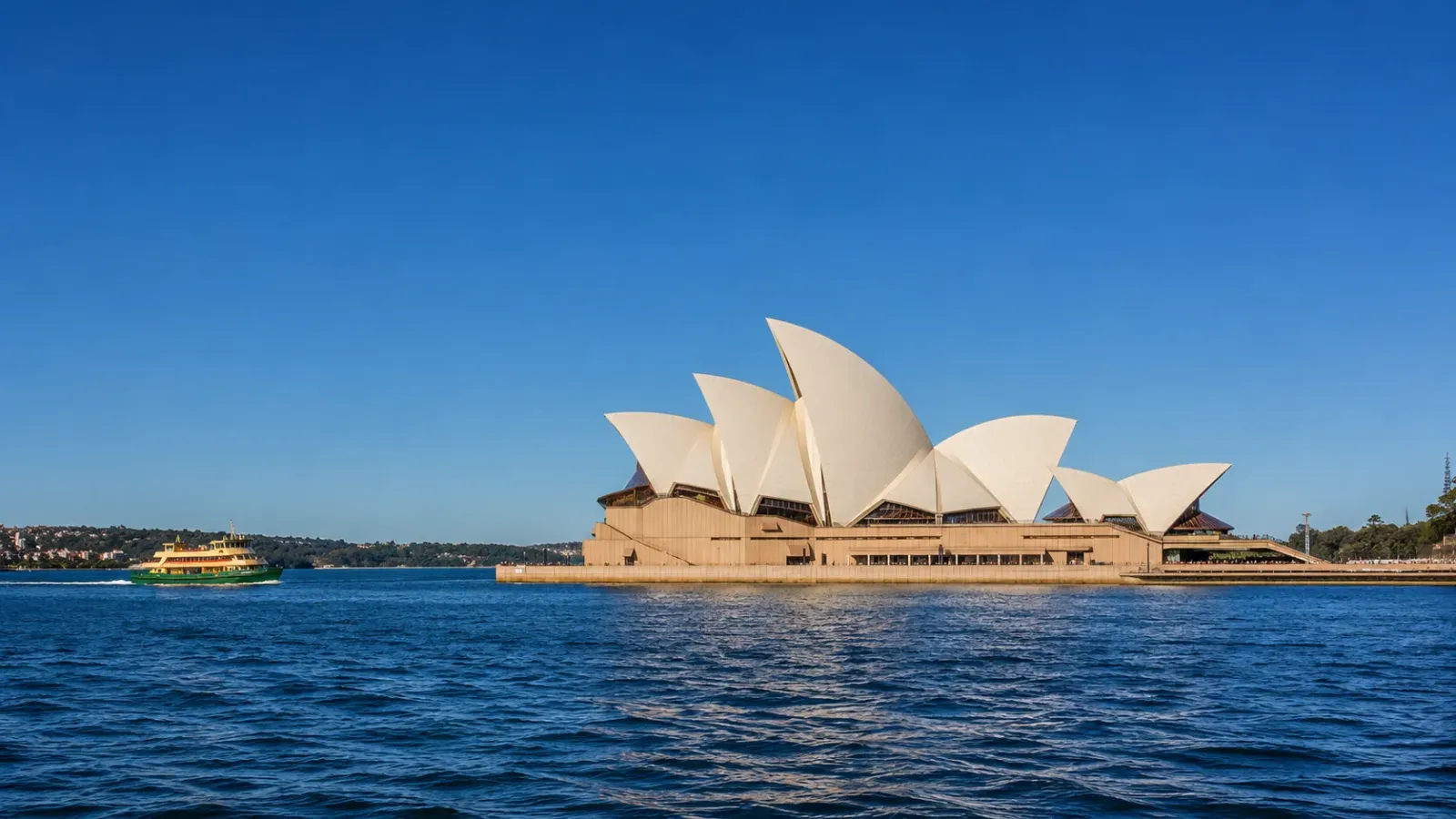 Nhà hát Opera Sydney nhìn từ khu vực cảng Sydney