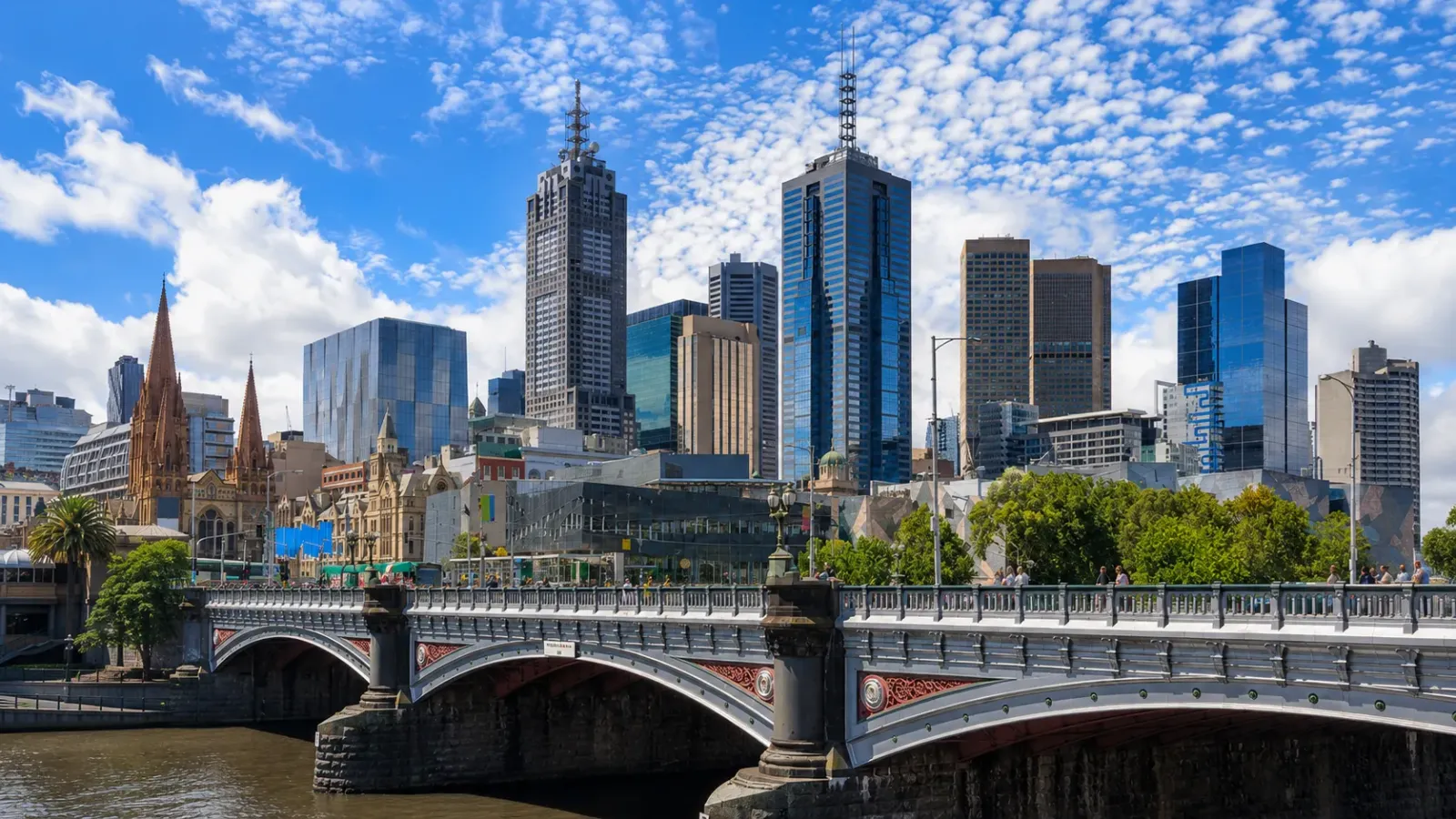 Toàn cảnh thành phố Melbourne tại bang Victoria Úc