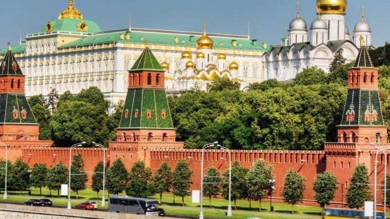 Du lịch nước Nga tham quan điện Kremlin nguy nga, đồ sộ