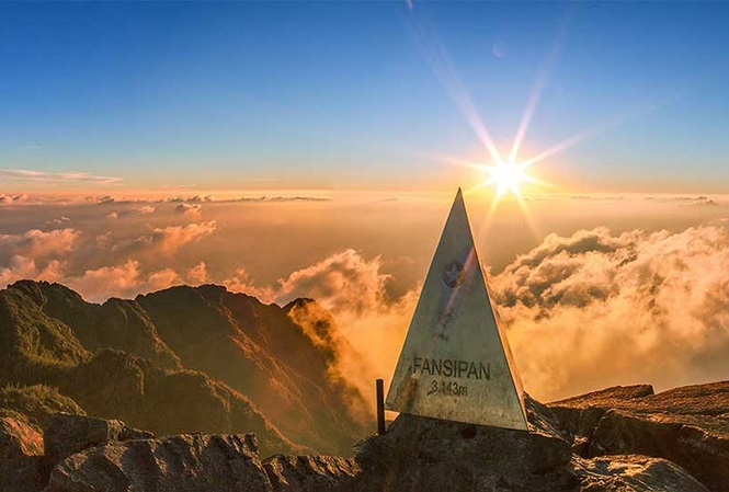 du lịch Sapa tết dương lịch 2020 - đỉnh núi Fansipan luôn là cột mốc mà nhiều người muốn được chinh phục dù chỉ một lần trong đời
