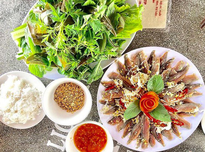 Món ăn đặc sản mang hương vị đặc biệt của Phú Quốc - Gỏi cá trích