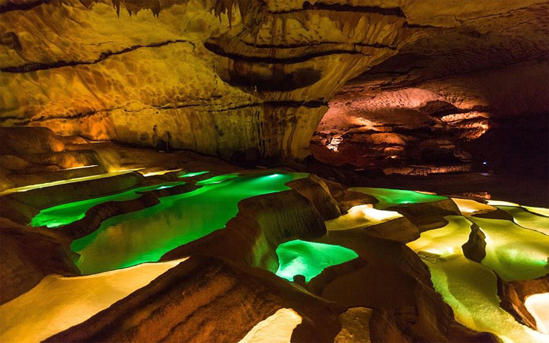 Vẻ đẹp nơi hang động đẹp nhất nước Pháp - Saint Marcel