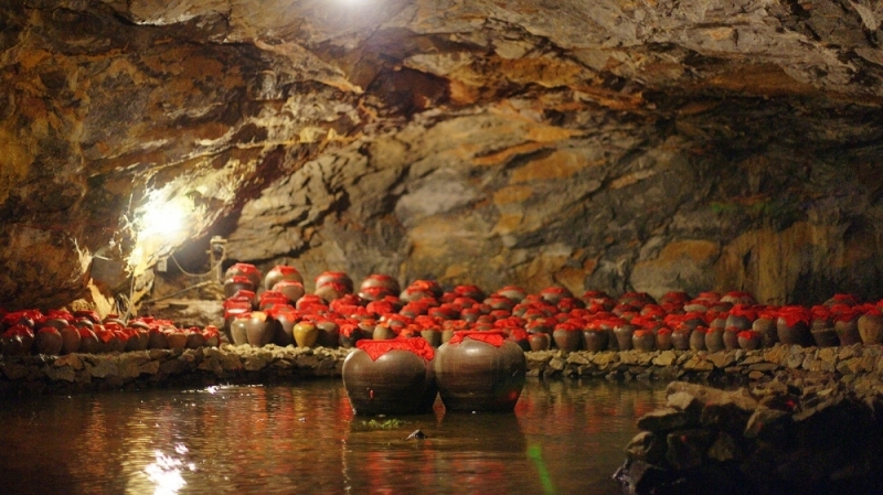 Ngất ngây men say với hang Nấu Rượu ở Tràng An