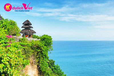 ​Ngắm hoàng hôn trên ngôi đền bên vách đá Pura Luhur Uluwatu