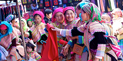 Du Lịch Đông Bắc - Sài Gòn - Hồ Ba Bể - Hang Pắc Pó (T3/2015)