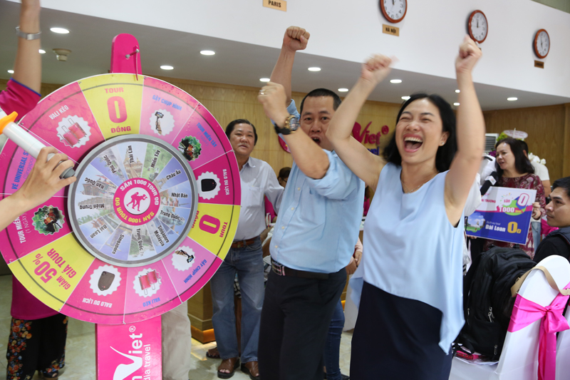 Khách hàng may mắn trúng Tour 0 Đồng