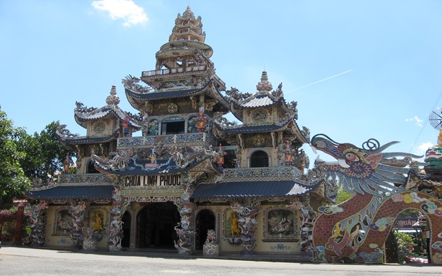 Top 8 địa điểm du lịch tâm linh nổi tiếng trong tour du lịch Đà Lạt 