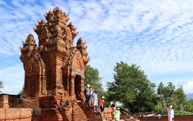 Tháp Po Klong Garai - địa điểm du lịch tâm linh của nền văn hóa Chăm Pa