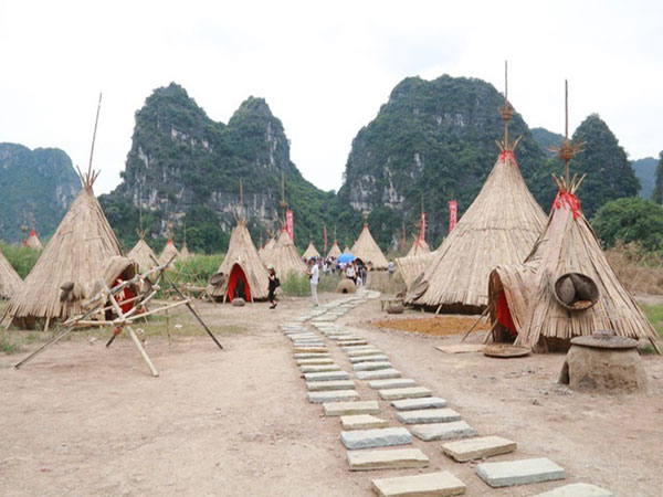 Ngôi làng thổ dân là địa điểm “check in” lý tưởng khi đến Ninh Bình