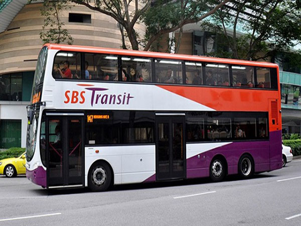 Xe buýt là phương tiện di chuyển công cộng có mức giá rẻ
