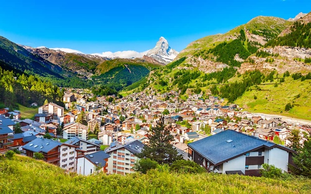 Khám phá làng Zermatt cổ kính, yên bình trong tour du lịch Thụy Sĩ