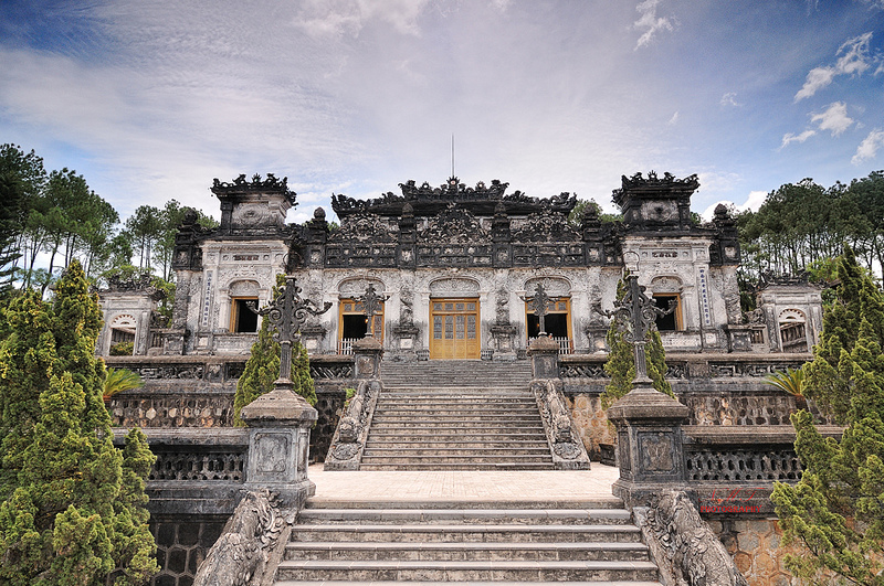 Tham quan những địa điểm du lịch lịch sử nổi tiếng của thành phố Huế