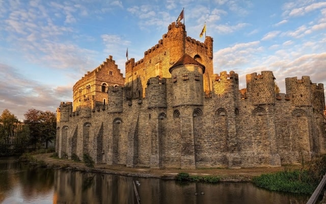 Chiêm ngưỡng vẻ đẹp của lâu đài Gravensteen tại thành phố Ghent - Bỉ