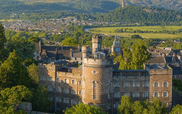 Khám phá top 10 lâu đài cổ kính, nổi tiếng trong tour du lịch Anh