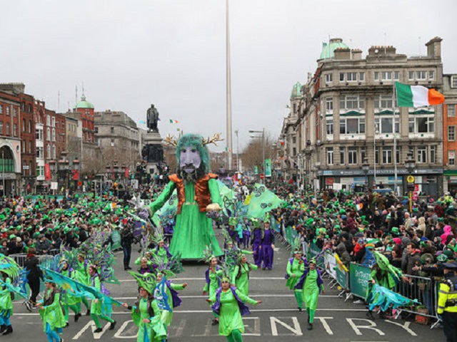 Lễ hội St Patrick là ngày màu xanh lá “lên ngôi” 
