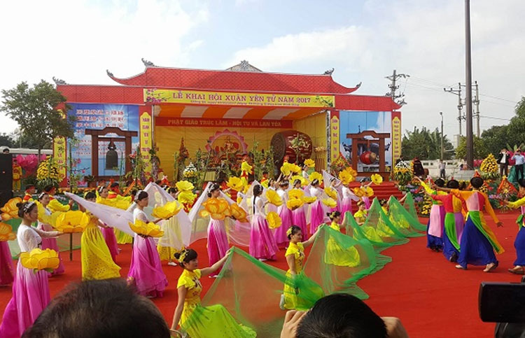 Du lịch nghỉ dưỡng: Khám phá những lễ hội độc đáo trên vịnh Hạ Long Le-hoi-chua-long-tien-ha-long