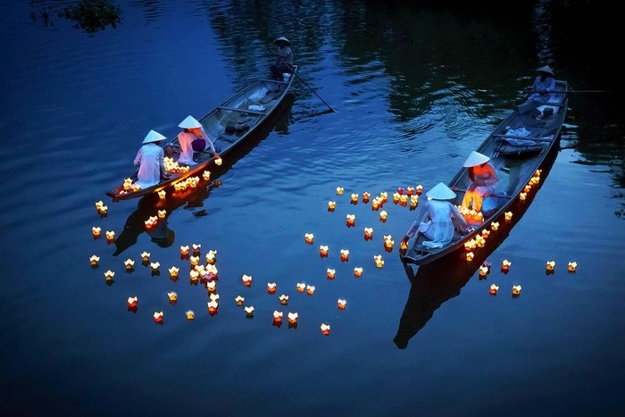 Lễ hội đèn hoa đăng - du lịch Miền Trung mùa thu