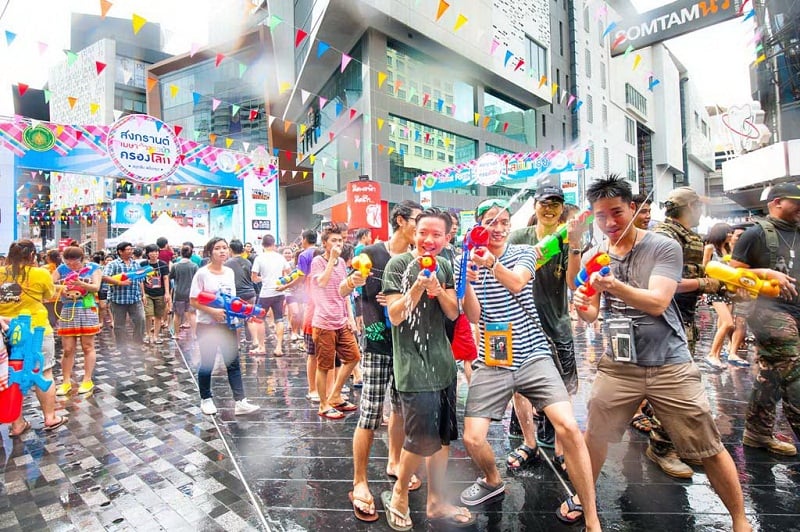 Kinh nghiệm du lịch Thái Lan: Đến Thái Lan hòa mình vào lễ hội té nước