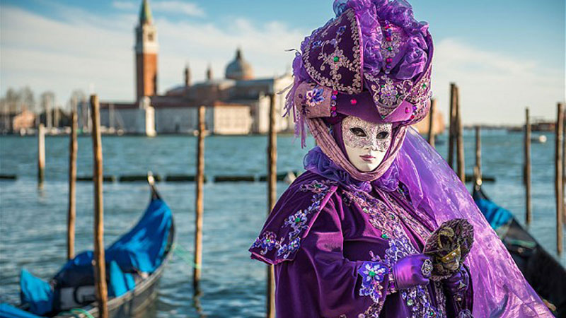 le_hoi_hoa_trang_o_Venice_Italia.jpg