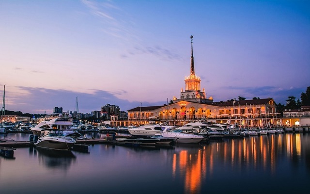 Khám phá vẻ đẹp hệt thiên đường của thành phố Sochi khi du lịch Nga