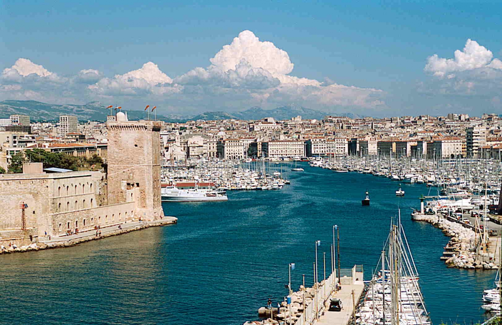 Thành phố Marseille là thành phố cảng lâu đời nhất của Pháp
