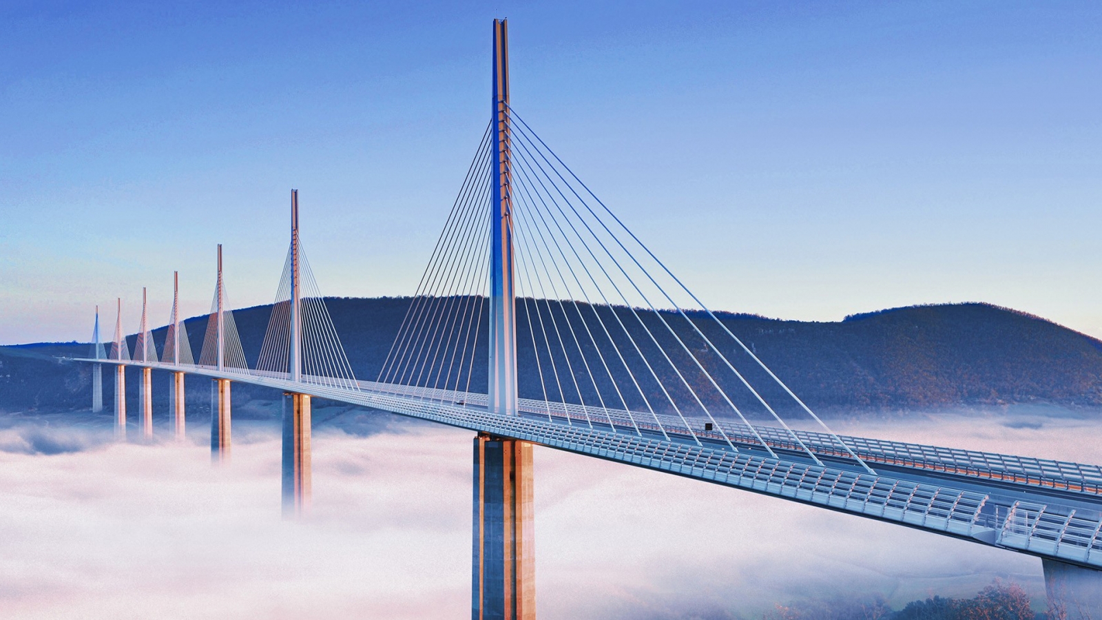 Millau cây cầu được mệnh danh là cây cầu cao nhất thế giới