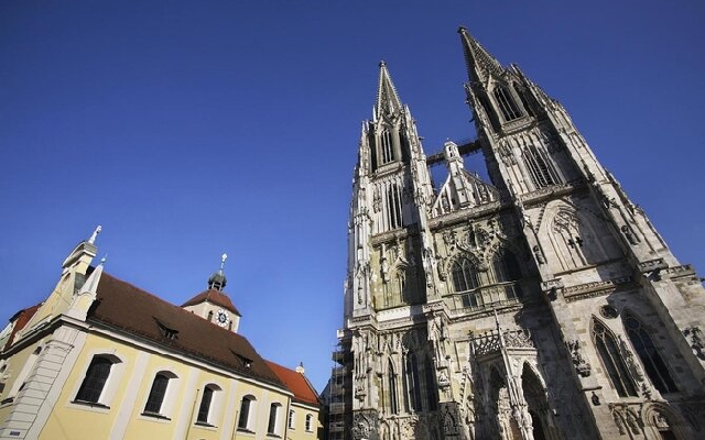 Khám phá Regensburg - thành phố cổ nổi tiếng trong tour du lịch Đức