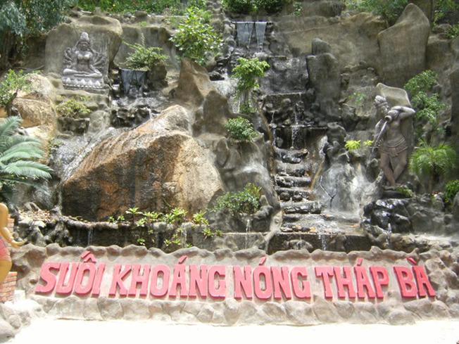 Những địa điểm du lịch Khánh Hòa hấp dẫn thu hút du khách