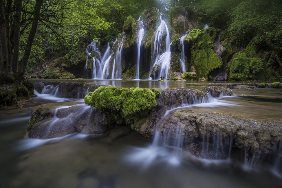 Vẻ đẹp của thác Tufs ở vùng núi nước Pháp
