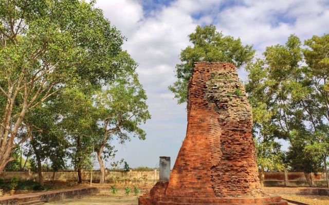 Độc lạ tháp cổ Vĩnh Hưng - chốn linh thiêng nghìn năm tuổi tại Bạc Liêu